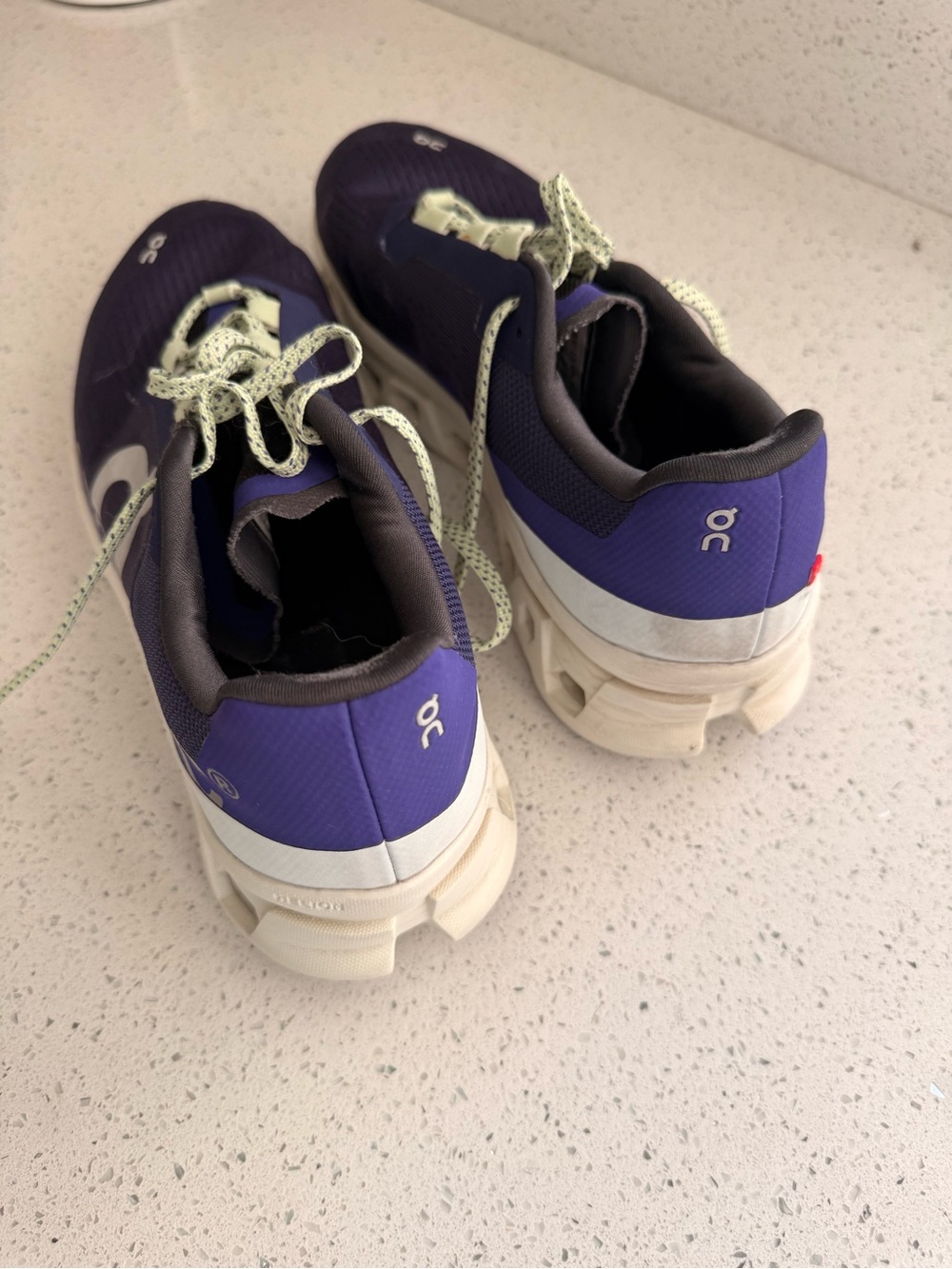 On Cloud Sneakers - Picture 3 of 6